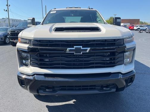 2026 Chevrolet Silverado 2500 Custom
