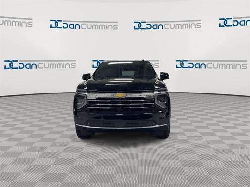 2025 Chevrolet Suburban LT
