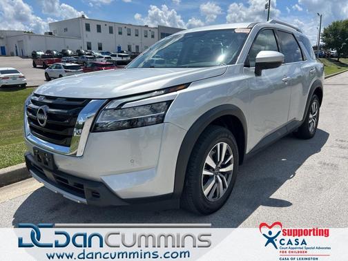 2024 Nissan Pathfinder SL