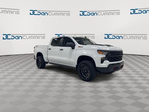 Summit White 2024 Chevrolet Silverado 1500 Custom Trail Boss