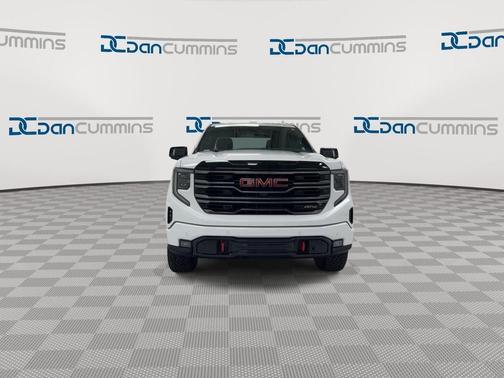 Summit White 2025 GMC Sierra 1500 AT4