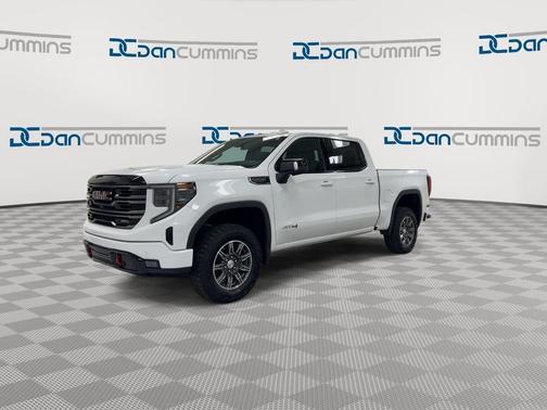 Summit White 2025 GMC Sierra 1500 AT4