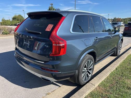 2021 Volvo XC90 T5 Momentum 7 Passenger