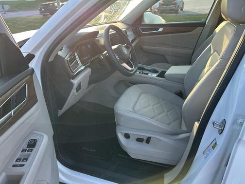2024 Volkswagen Atlas 2.0T SE