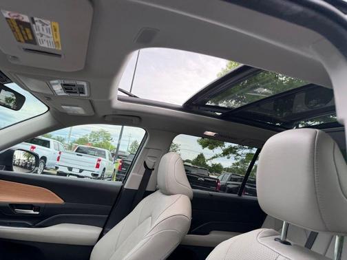 Midnight Black Metallic 2024 Toyota Grand Highlander LIMITED