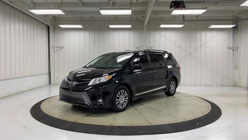 2018 Toyota Sienna XLE