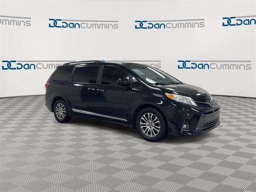 2018 Toyota Sienna XLE