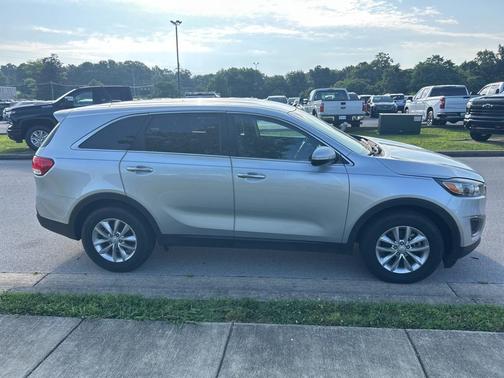 2017 Kia Sorento L