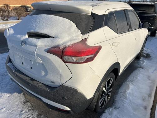 2020 Nissan Kicks SR