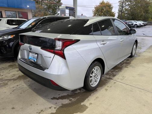 2022 Toyota Prius LE