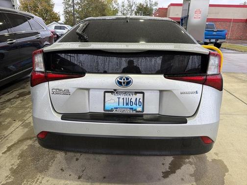 2022 Toyota Prius LE