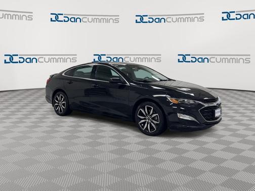 Mosaic Black Metallic 2022 Chevrolet Malibu RS