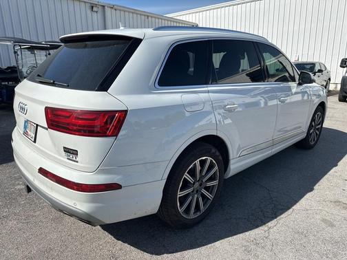 2017 Audi Q7 3.0T Premium Plus