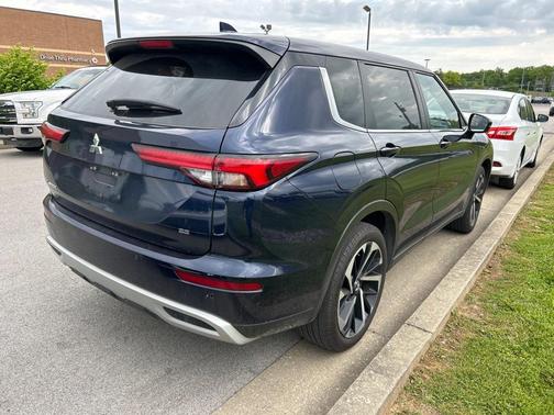2023 Mitsubishi Outlander SE
