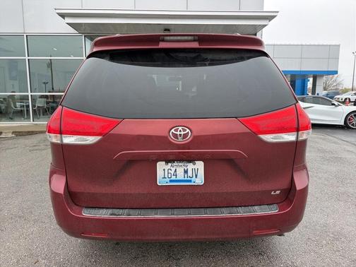 2011 Toyota Sienna LE