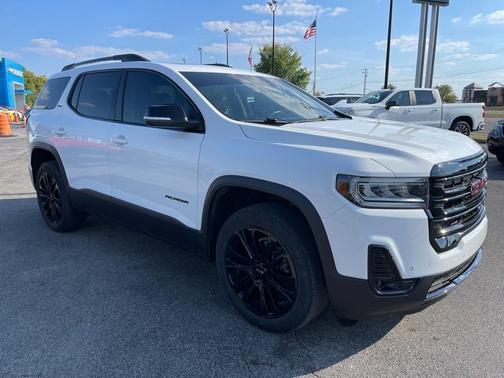 2023 GMC Acadia SLT