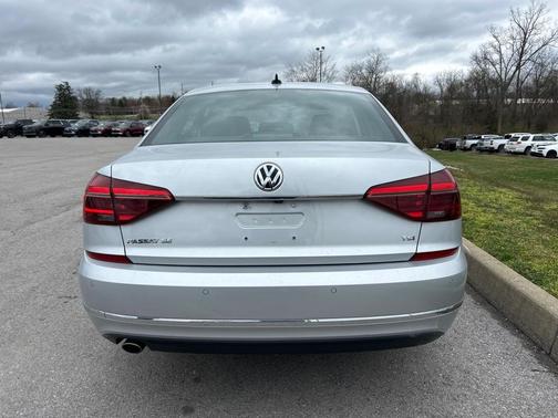 2017 Volkswagen Passat 1.8T SE w/Technology
