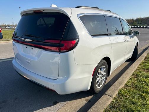 2022 Chrysler Pacifica Touring-L