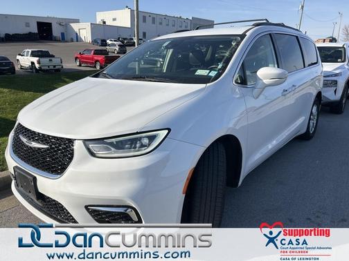 2022 Chrysler Pacifica Touring-L