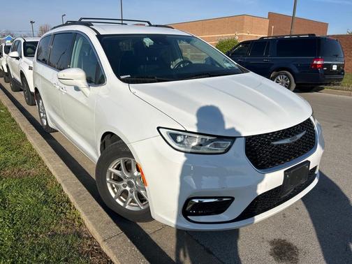 2022 Chrysler Pacifica Touring-L