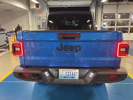 2024 Jeep Gladiator Sport