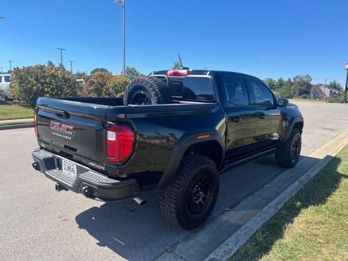 Onyx Black 2024 GMC Canyon AT4X