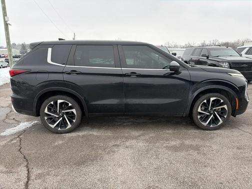 2022 Mitsubishi Outlander SE