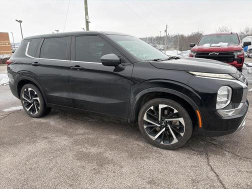 2022 Mitsubishi Outlander SE