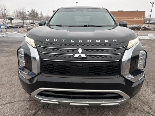 2022 Mitsubishi Outlander SE