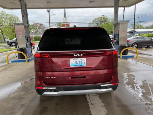 2024 Kia Carnival LX