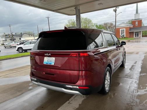 2024 Kia Carnival LX