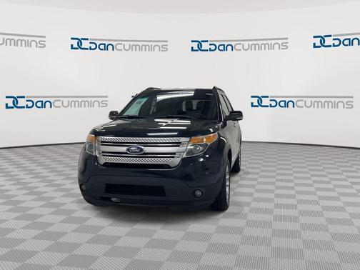 Black 2015 Ford Explorer XLT