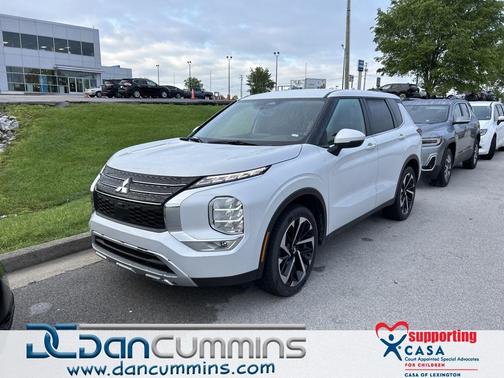 2023 Mitsubishi Outlander SE Special Edition