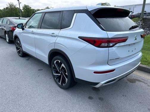 2023 Mitsubishi Outlander SE Special Edition