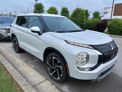 2023 Mitsubishi Outlander SE Special Edition
