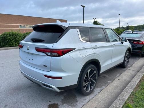 2023 Mitsubishi Outlander SE Special Edition