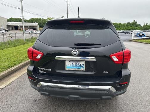 2018 Nissan Pathfinder SL