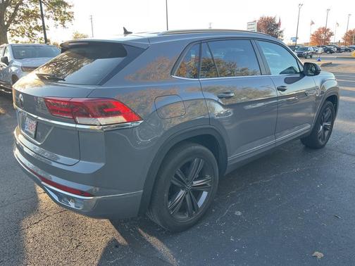 2021 Volkswagen Atlas Cross Sport 3.6L V6 SE w/Technology R-Line