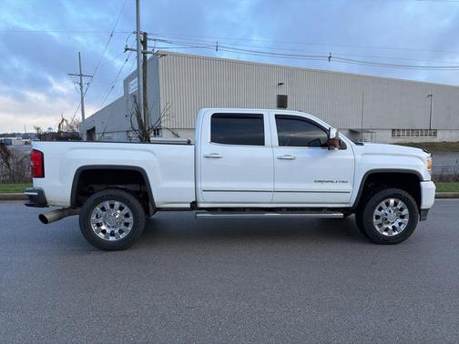 2016 GMC Sierra 2500 Denali