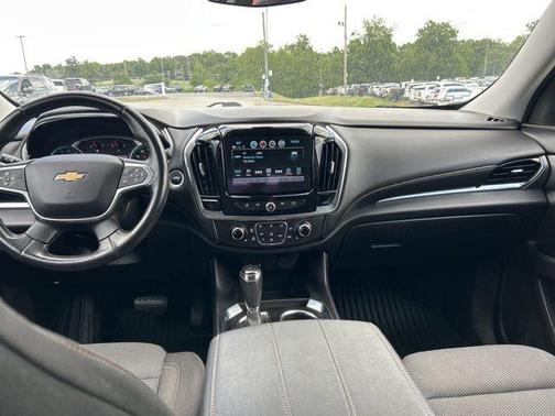 Satin Steel Metallic 2019 Chevrolet Traverse LT Cloth