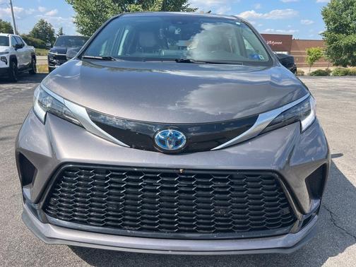 2021 Toyota Sienna XSE 7 Passenger
