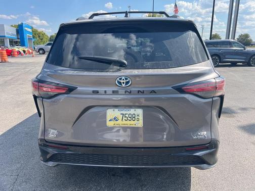 2021 Toyota Sienna XSE 7 Passenger