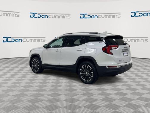 White Frost Tri-Coat 2022 GMC Terrain SLT