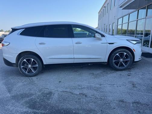 2022 Buick Enclave Essence