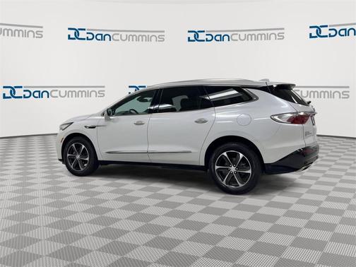 2022 Buick Enclave Essence