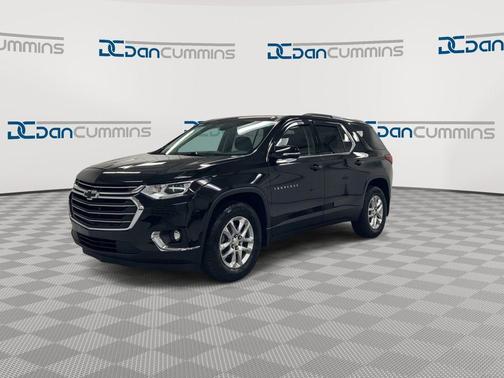 Mosaic Black Metallic 2018 Chevrolet Traverse LT Cloth