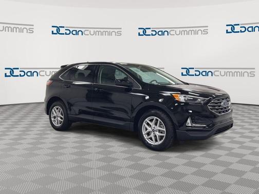 Black Metallic 2022 Ford Edge SEL