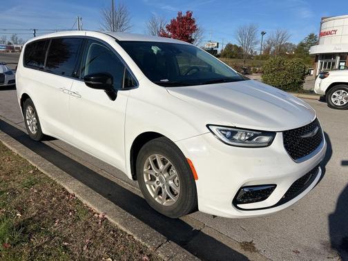 2024 Chrysler Pacifica Touring-L