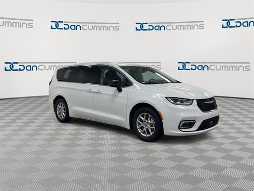 2024 Chrysler Pacifica Touring-L