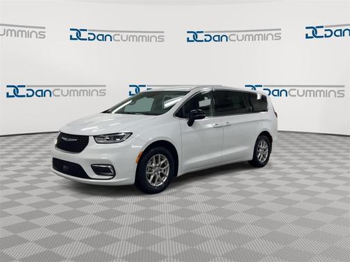 2024 Chrysler Pacifica Touring-L